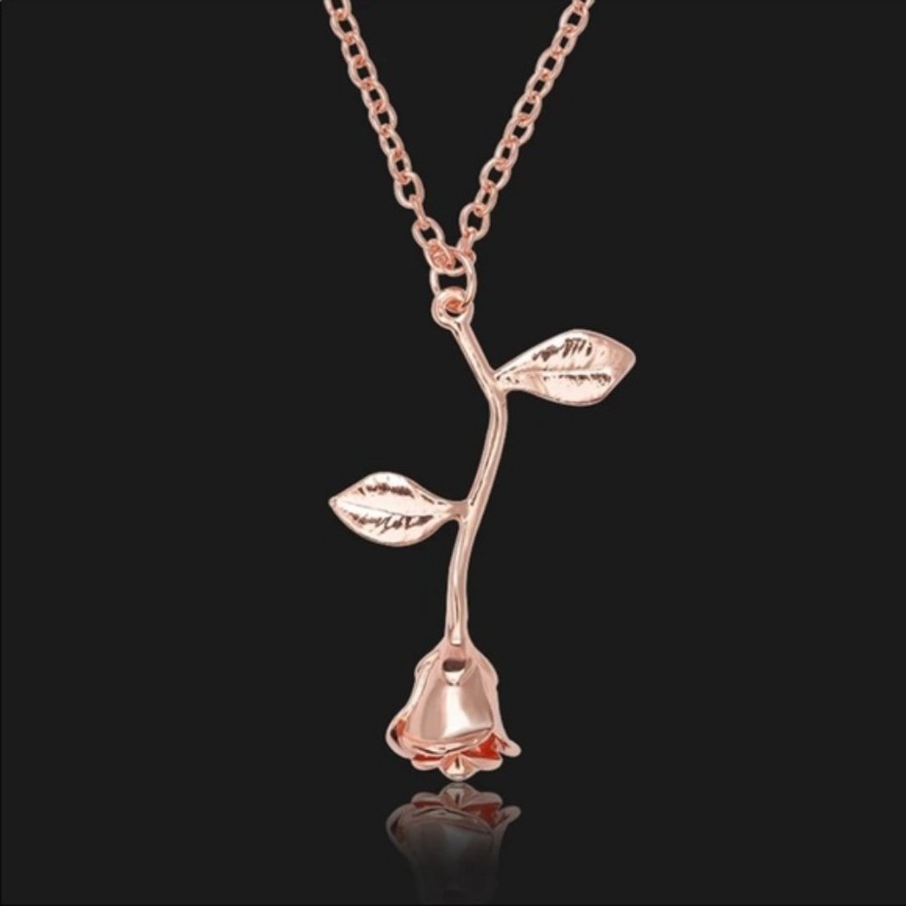NEW 18K Gold Plated  Romantic Flower Necklace - Picture 3 of 9
